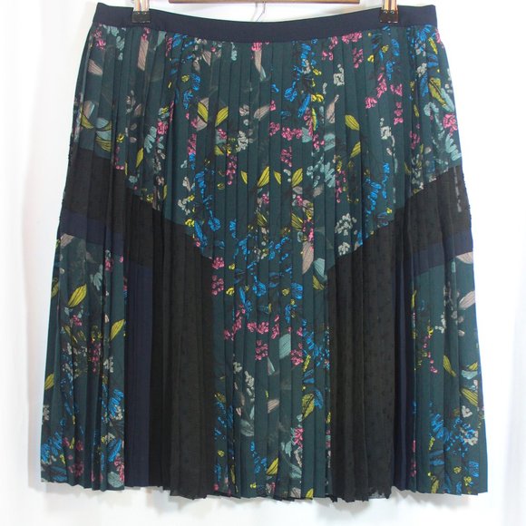 Banana Republic Dresses & Skirts - Banana Republic Pleated Skirt size 8 and 14 NWOT